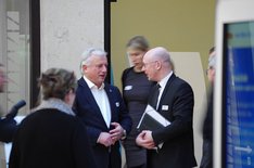 Stadtwerke-Geschäftsführer Dr. Josef Wolf im Gespräch mit Energieminister Christian Pegel, Copyright: SWS